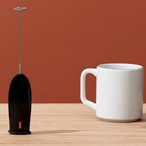 New Bodum Schiuma Battery Operated Milk Frother, 8.5 Inches, Black - Picture 3 of 8
